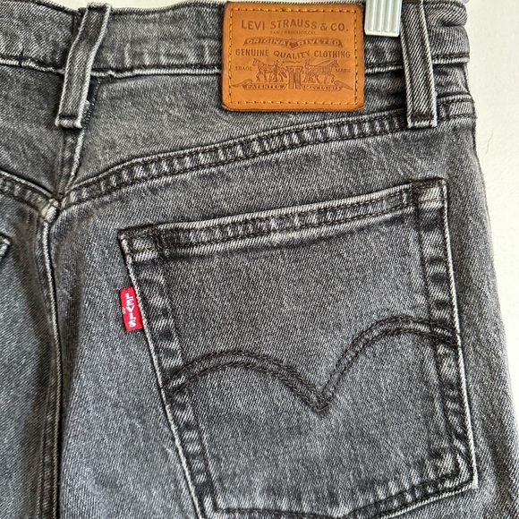 Levi’s Washed Black Premium Denim Classic Raw Hem High Waisted Jeans size 27 EUC - Picture 6 of 10